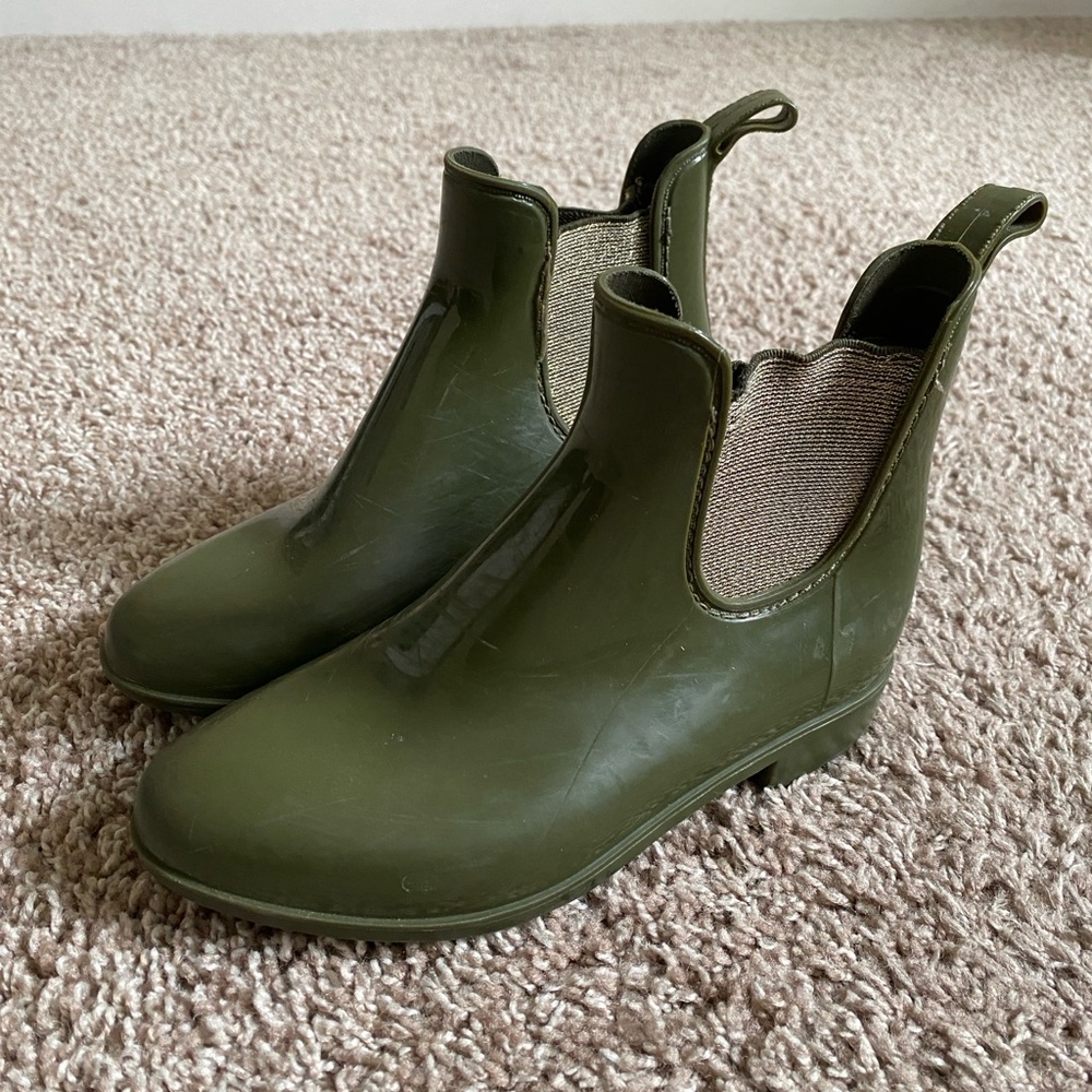 Old Navy Army Green Chelsea Rain Boots